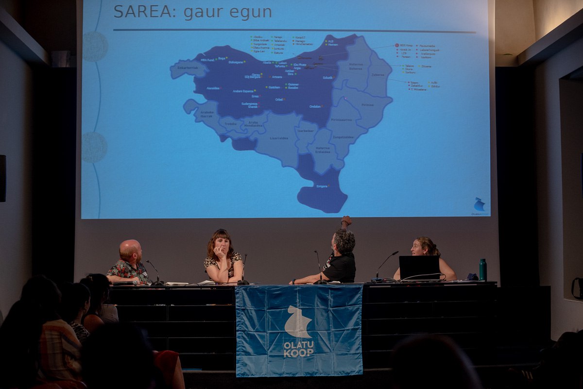 EUSKAL HERRIKO HISTORIA KOOPERATIBISTA HITZALDIA